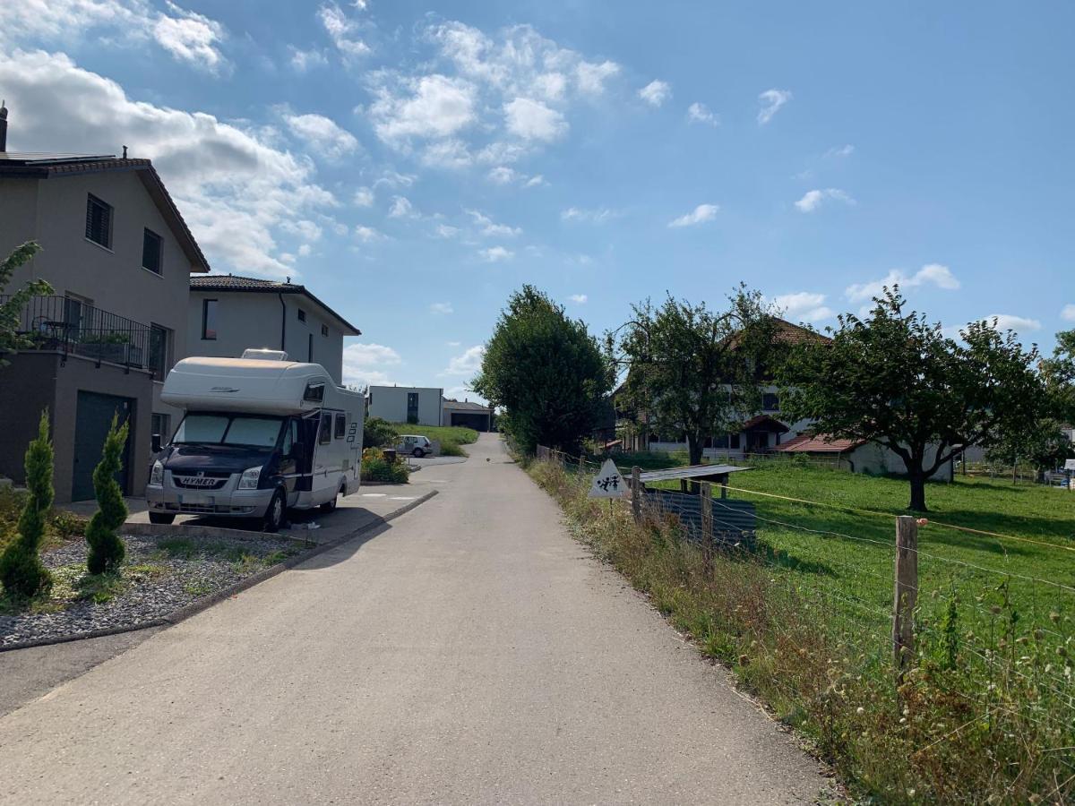 C&C Motorhome/Rv/Caravan/Van Park La Sonnaz ภายนอก รูปภาพ